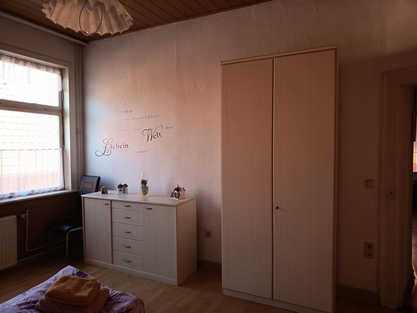 Schlafzimmer 1