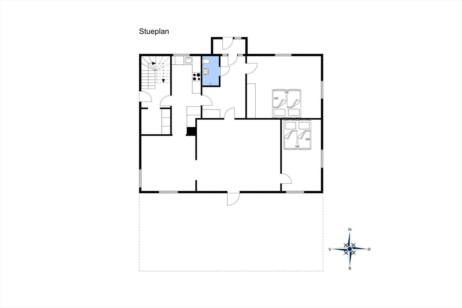 Stueplan zeigt zwei Schlafzimmer, Küche, Bad und Wohnbereich mit Kompass.