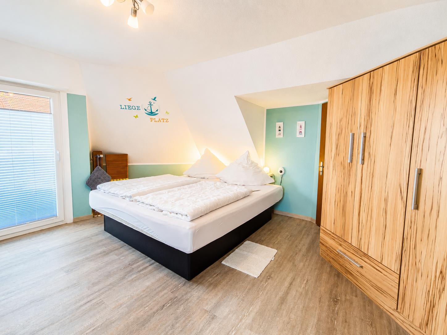 Elternschlafzimmer mit Wasserbett ...