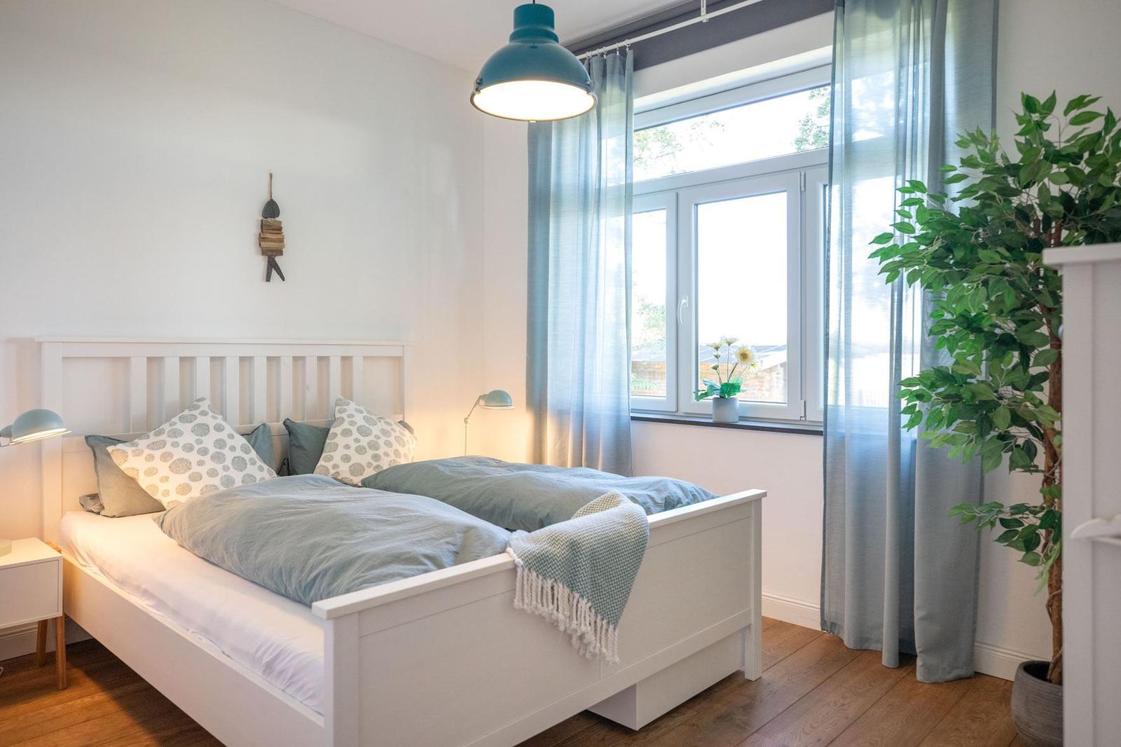 Elternschlafzimmer 1...