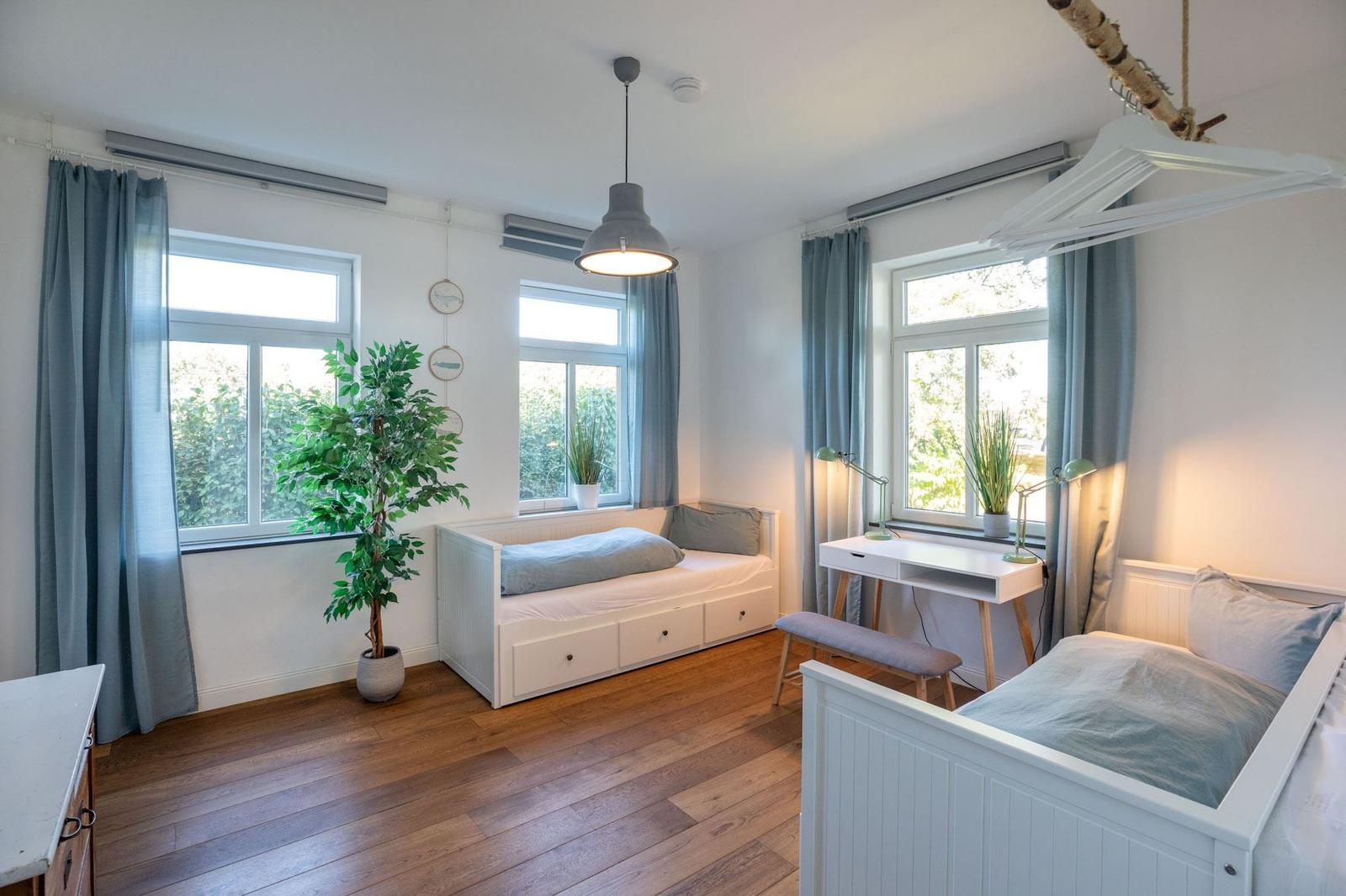 Kinderschlafzimmer/Durchgangszimmer mit ausziehbaren Betten...