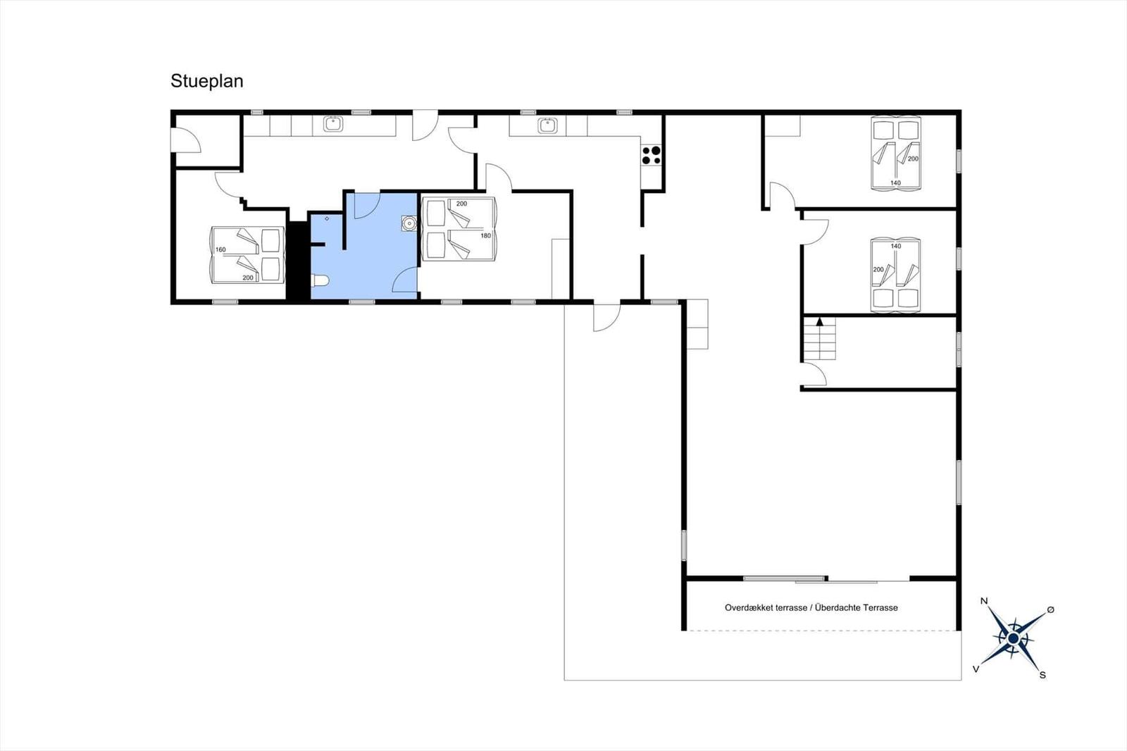 Floor plan shows living area, bedrooms, and covered terrace.