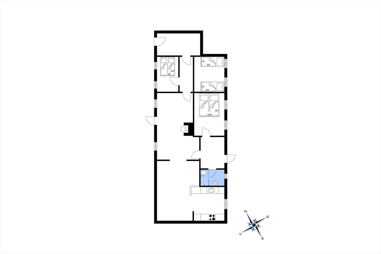 Wohnung mit drei Schlafzimmern, Küche und Bad. Raumplan mit Kompass.
