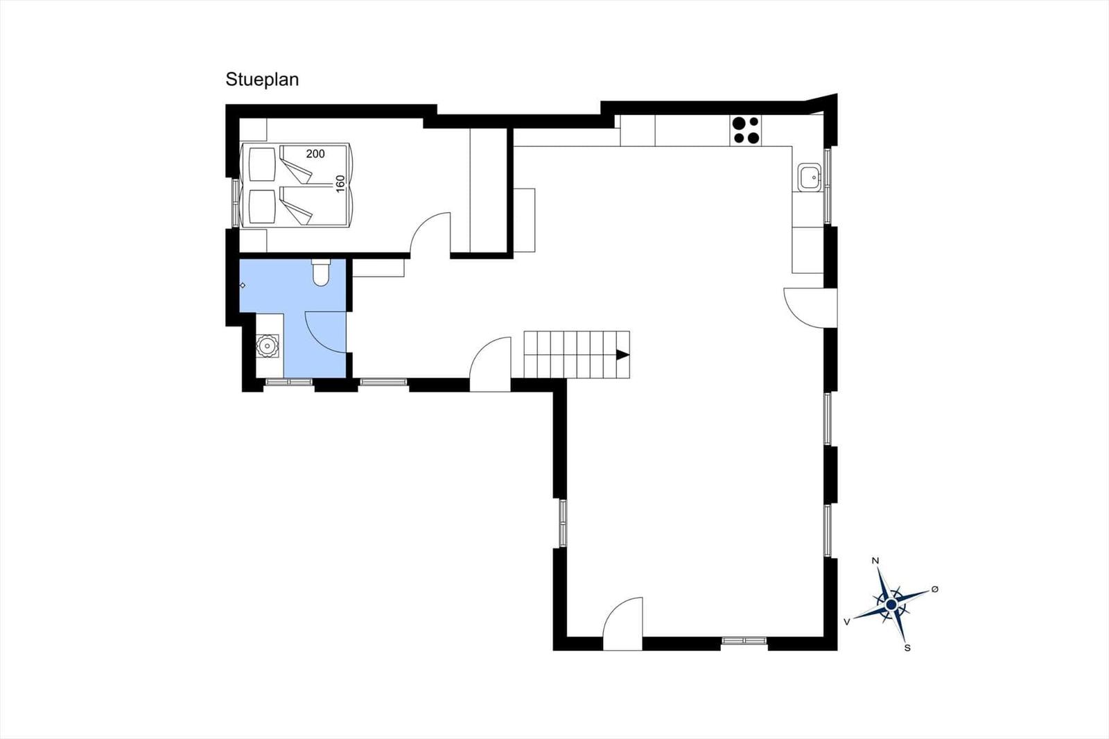 Stueplan zeigt Schlafzimmer, Küche und Bad mit Treppe.