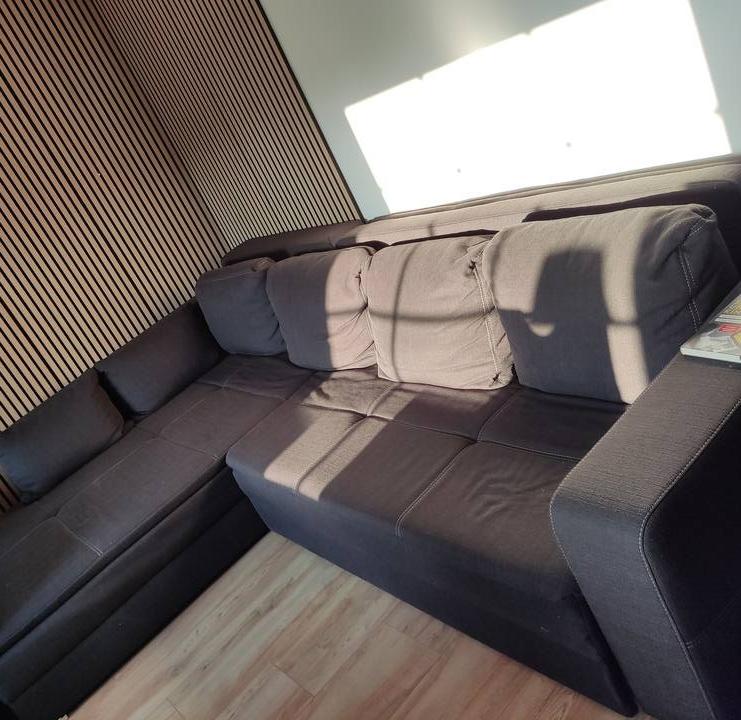 Schlafcouch für 2 erwachsene Personen nutzbar