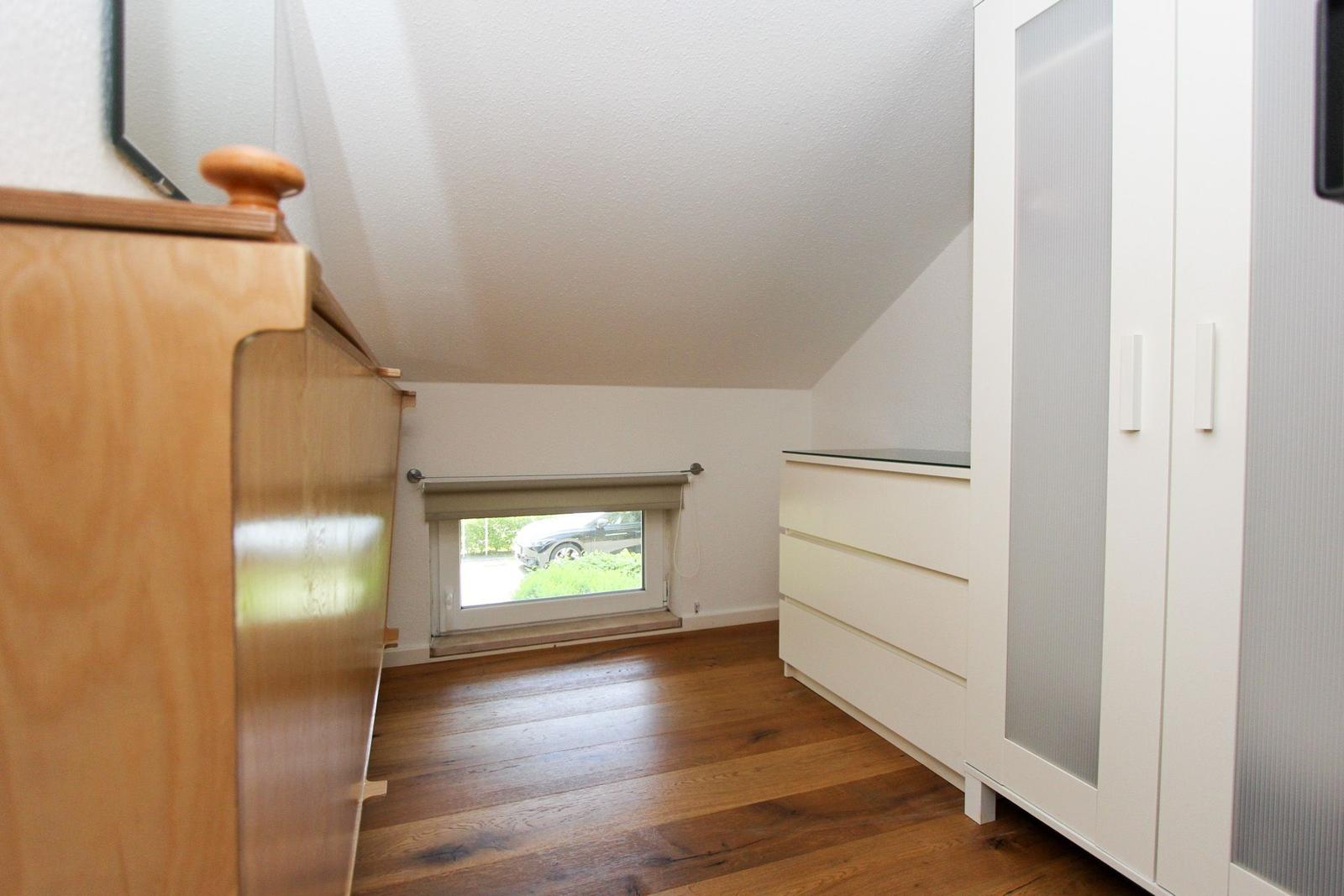 Ankleide und Schlafzimmer