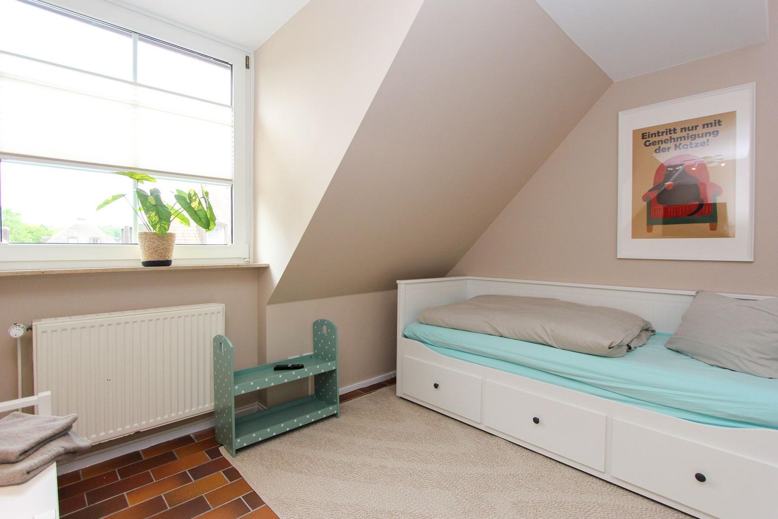 Schlafzimmer 1 - ausziehbares Bett