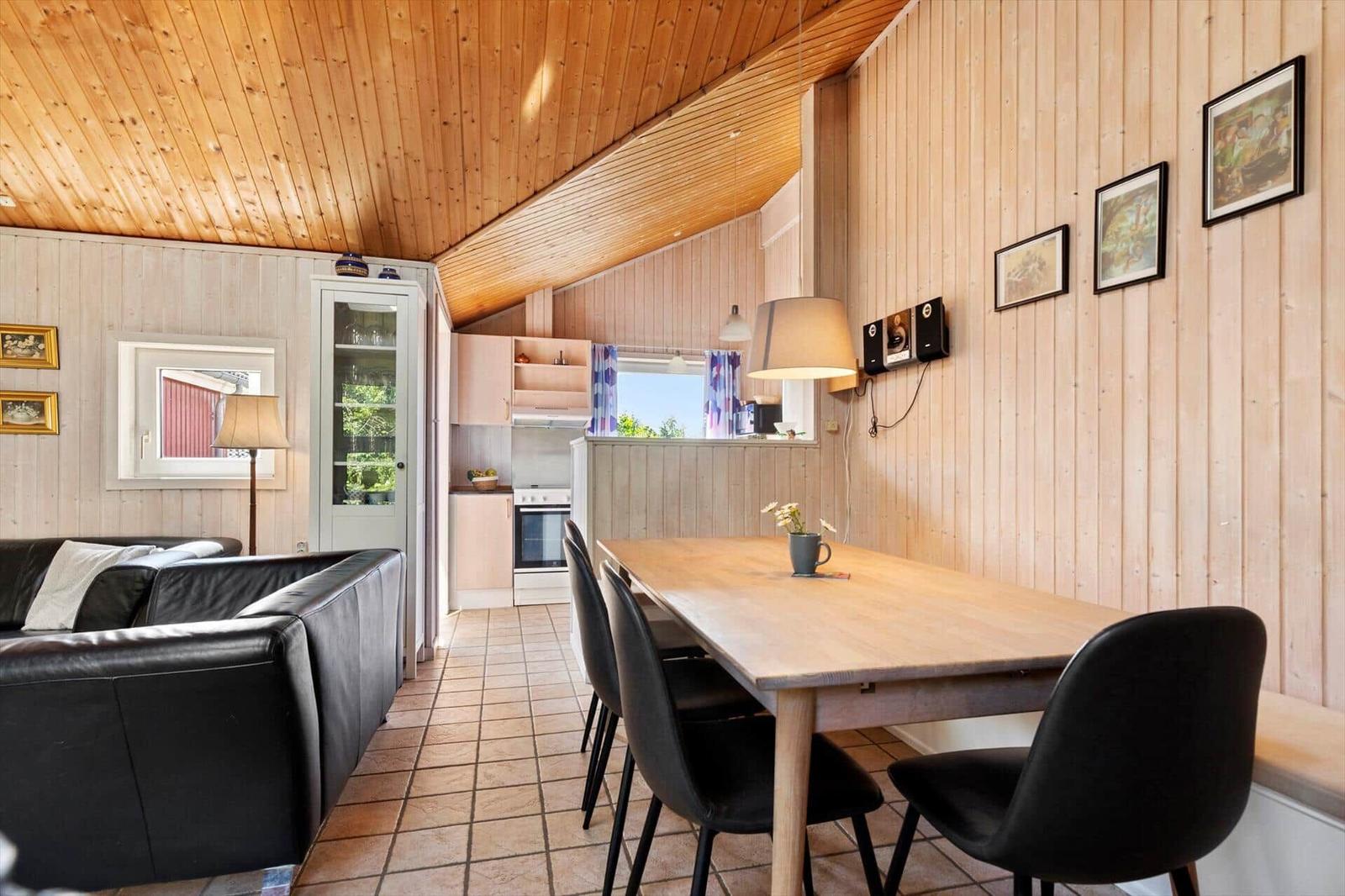 Kitchen/family room