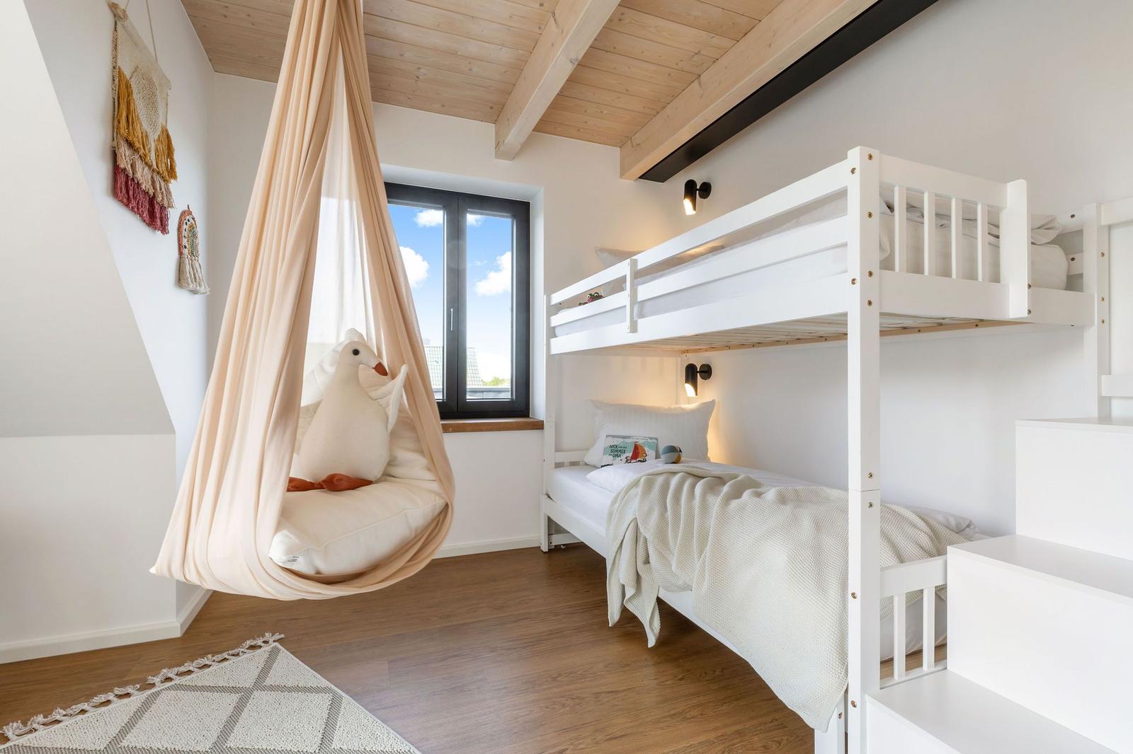 Schlafzimmer 3 im OG mit Etagenbett, untere Etage auf 180x200 cm ausziehbar