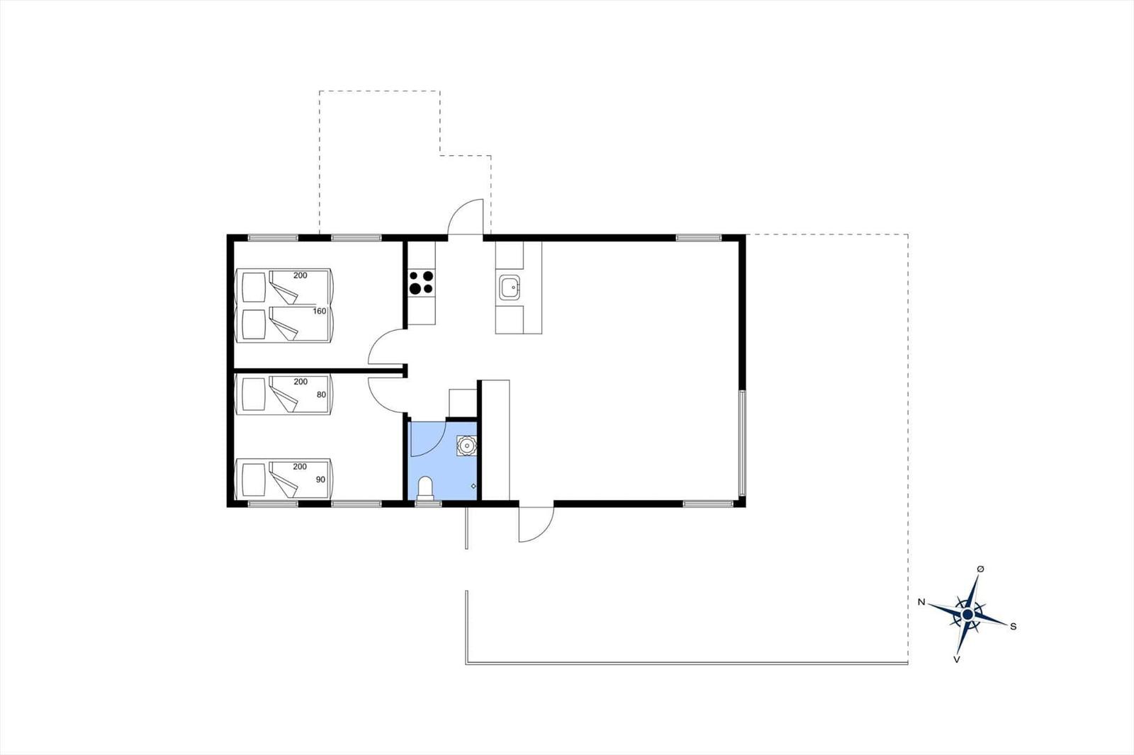 This floor plan shows an apartment with three bedrooms, kitchen, and bathroom.