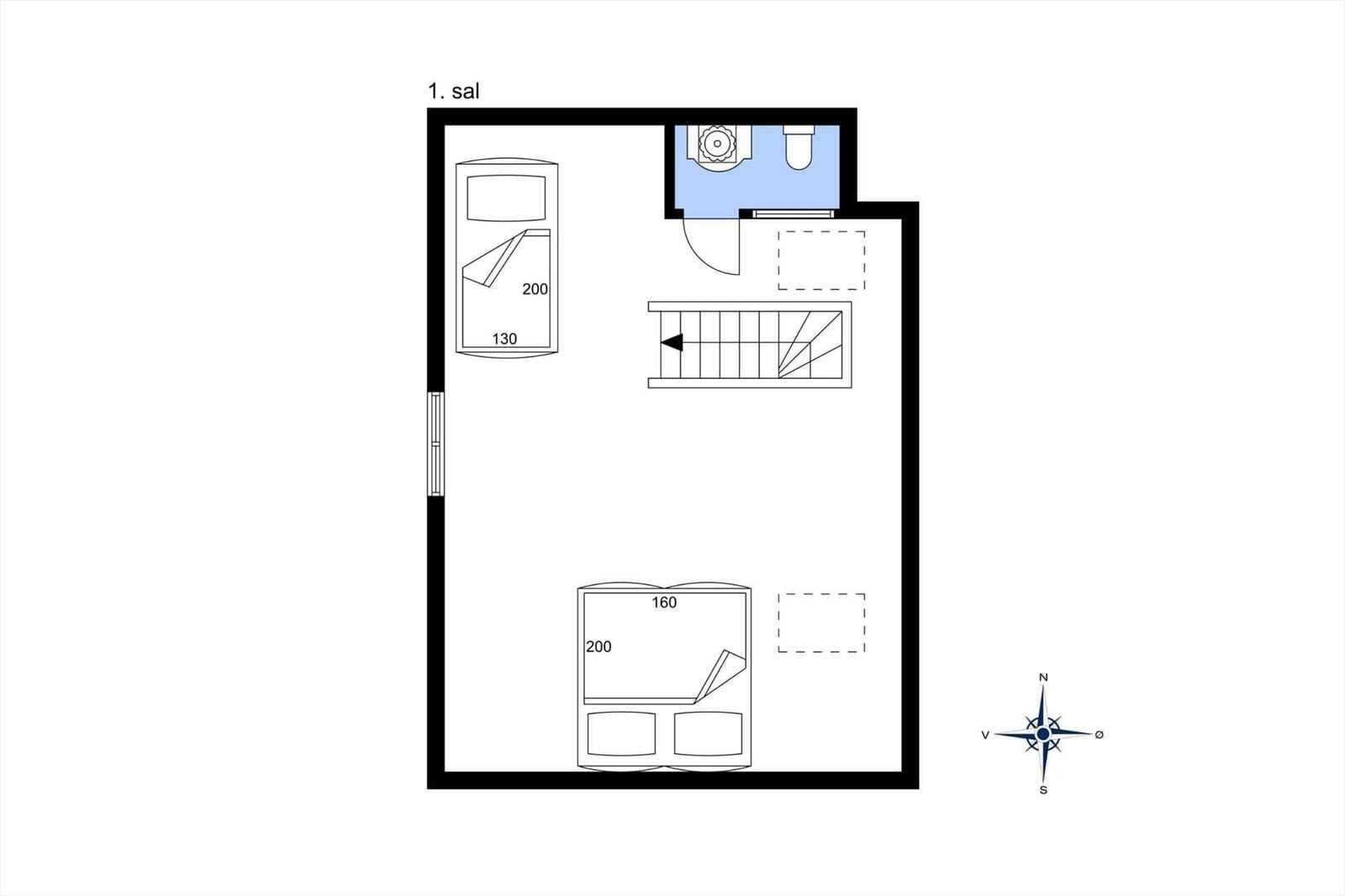 Erster Stock mit Schlafzimmer, Bad und Treppe zur zweiten Etage.