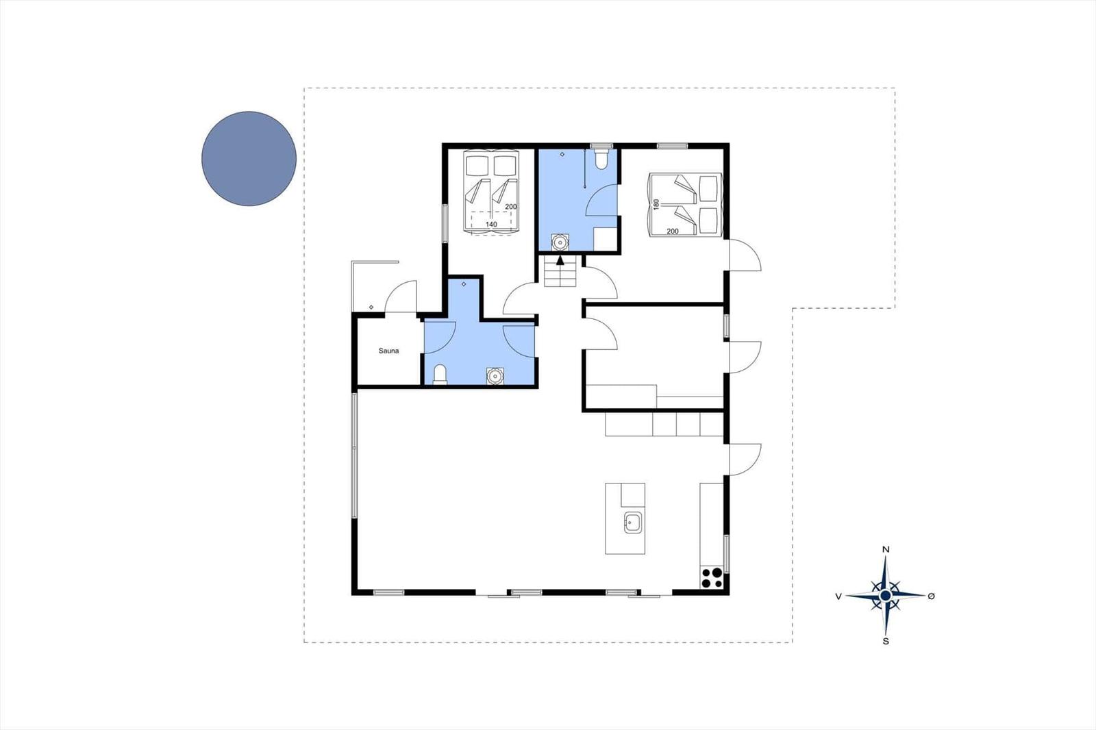 Dieses Haus hat zwei Schlafzimmer, eine Sauna und eine Küche.