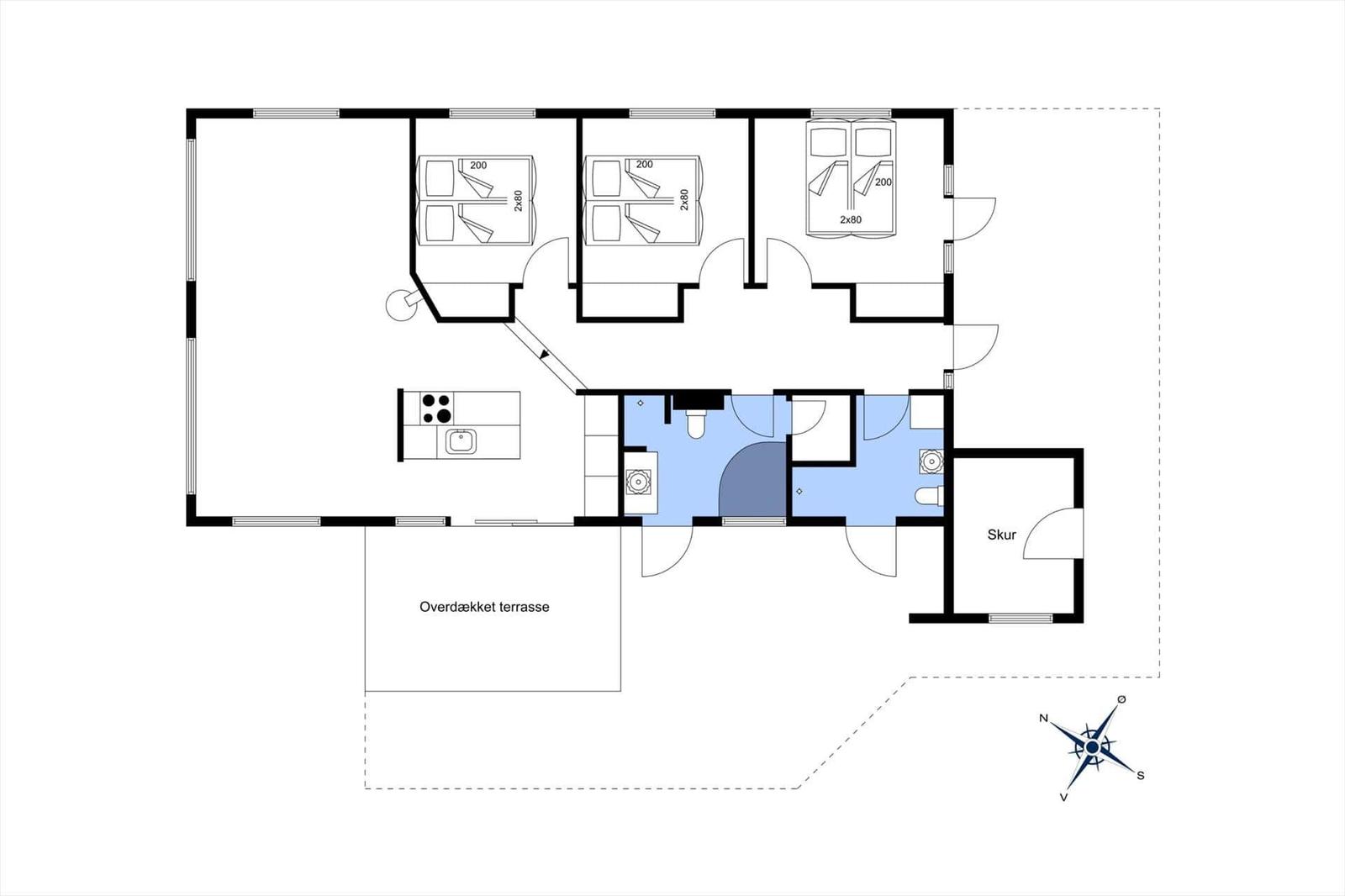 Wohnung mit drei Schlafzimmern, Küche und überdachter Terrasse.