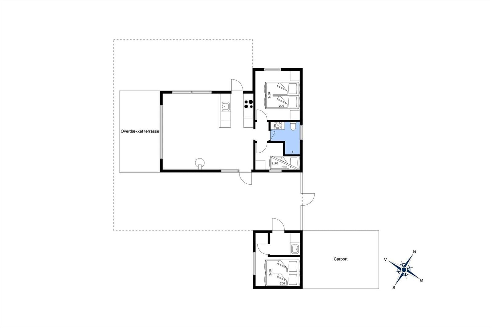 Wohnung mit Küche, zwei Schlafzimmern, Bad und überdachter Terrasse.