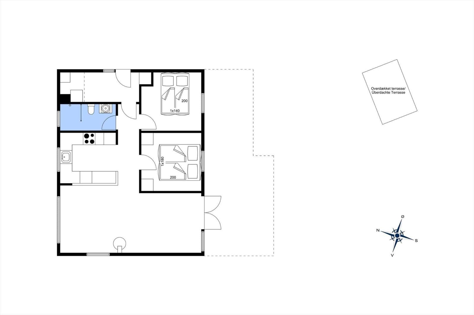 Wohnung mit zwei Schlafzimmern, Küche und überdachter Terrasse.