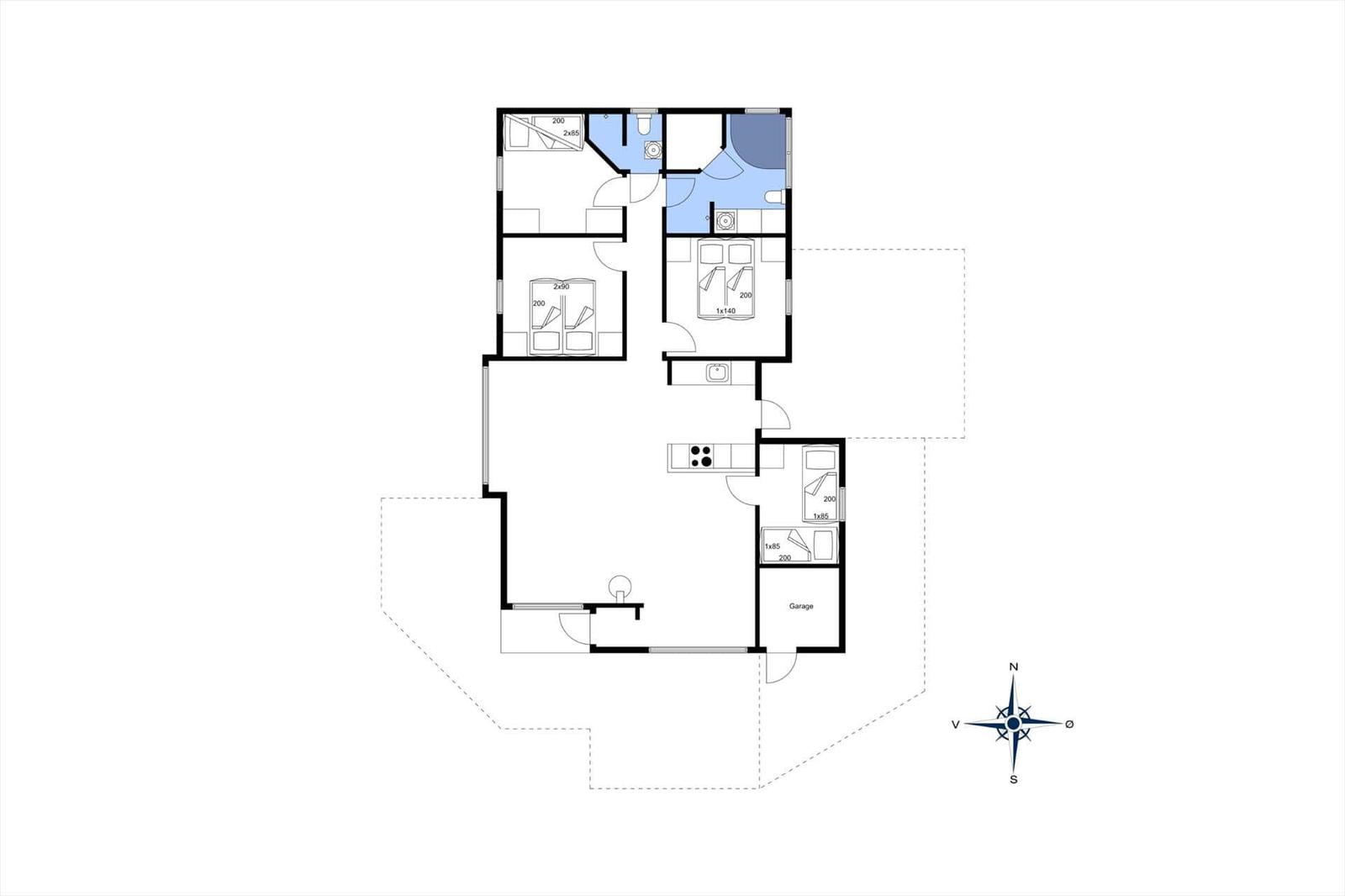 Wohnung mit drei Schlafzimmern, Küche und Garage. Raumübersicht mit Maßen.