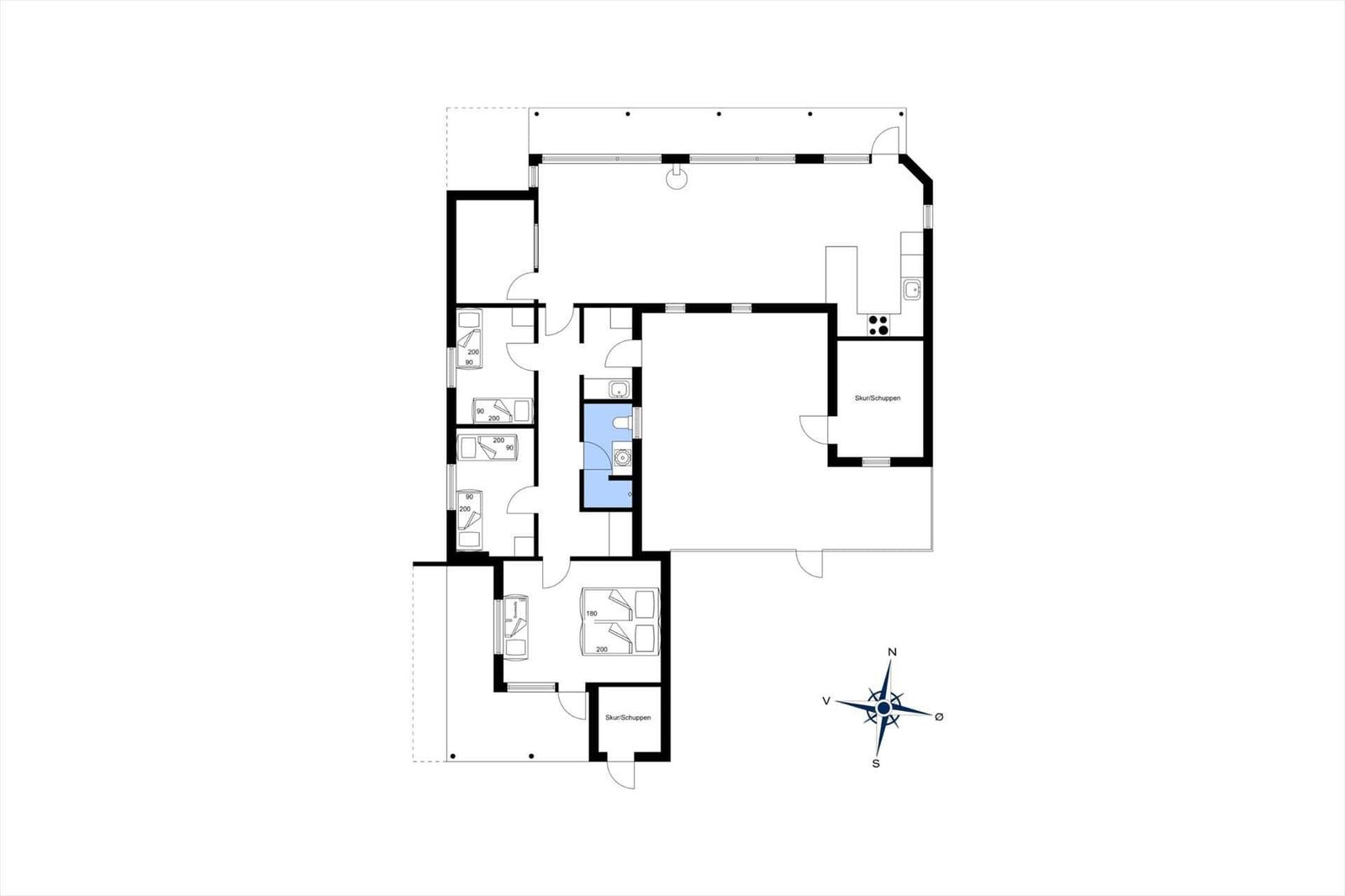 Dieses Grundrissbild zeigt eine Wohnung mit mehreren Zimmern und einer Küche.