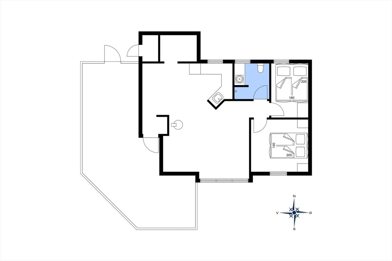 Die Wohnung hat zwei Schlafzimmer, ein Bad und eine Küche. Ein Raum ist als Wohnbereich ausgelegt.