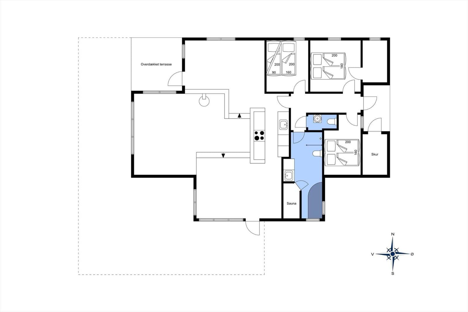 Funktionaler Grundriss mit Sauna, drei Schlafzimmern und überdachter Terrasse.