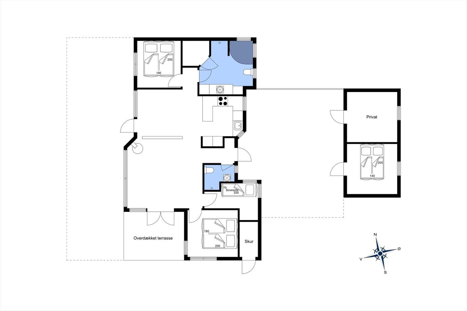 Funktionaler Grundriss mit Schlafzimmer, Küche und überdachter Terrasse.