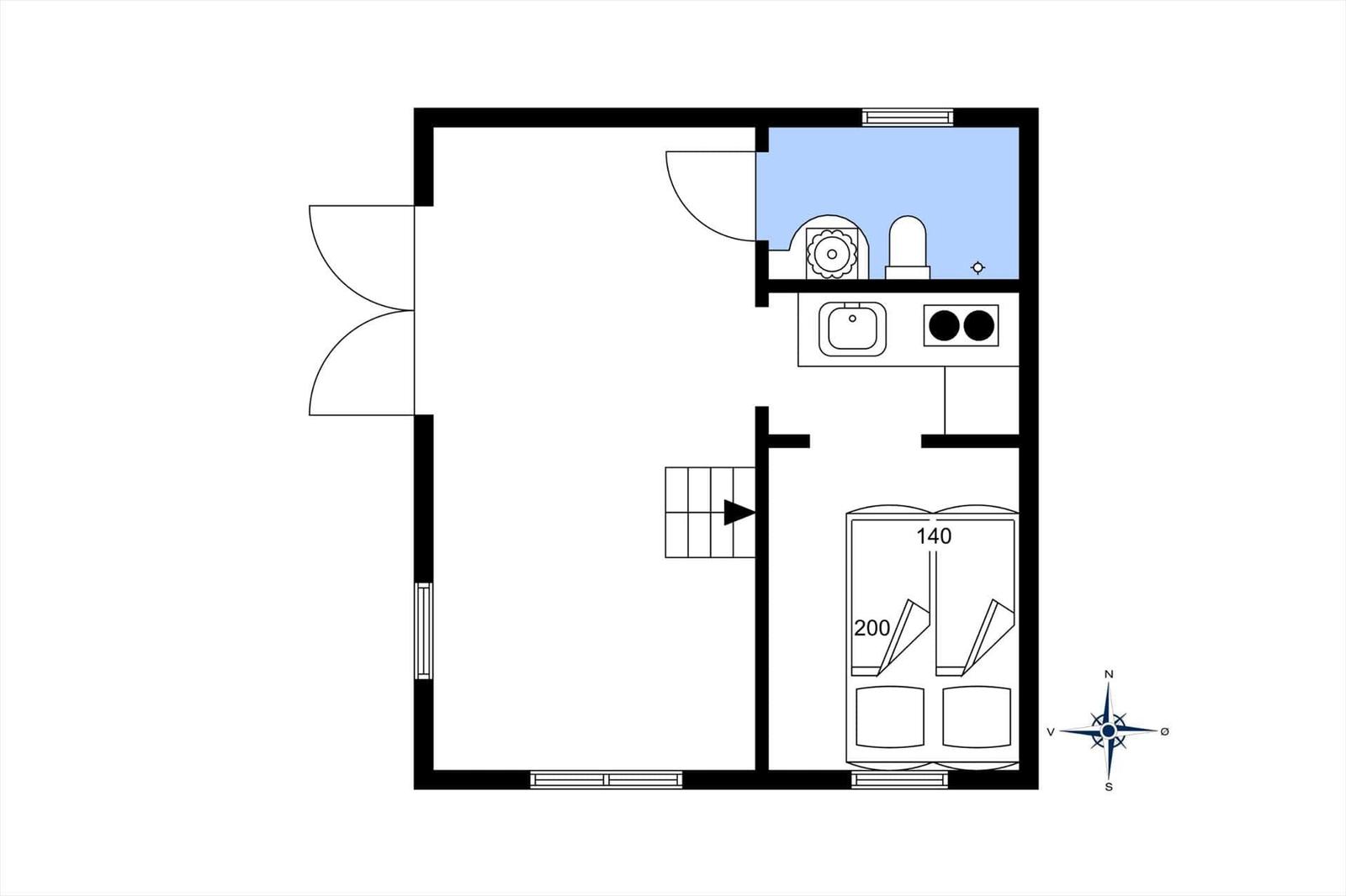 Wohnung mit Küche, Bad und Schlafzimmer. Raumverteilung mit Maßangaben.