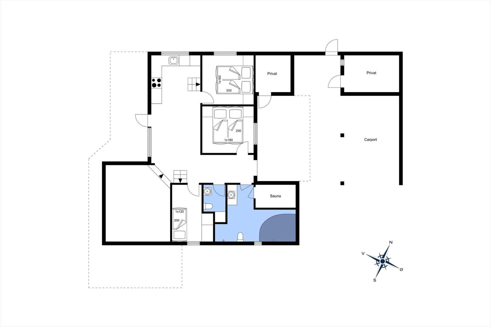 Dieses Haus hat drei Schlafzimmer, eine Sauna und einen Carport.