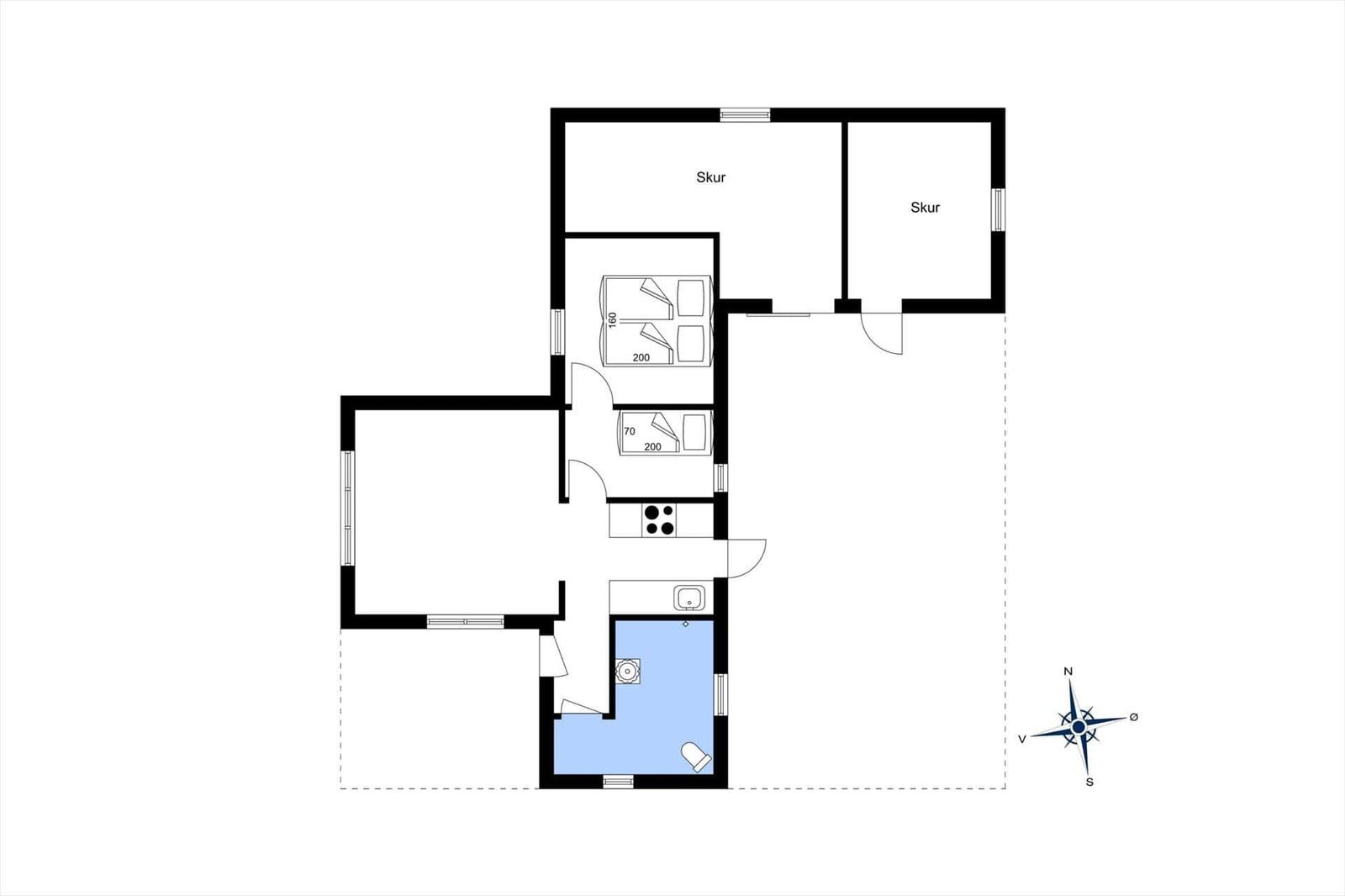 Die Wohnung hat zwei Schlafzimmer, eine Küche und ein Bad. Zwei Schräge sind angegeben.