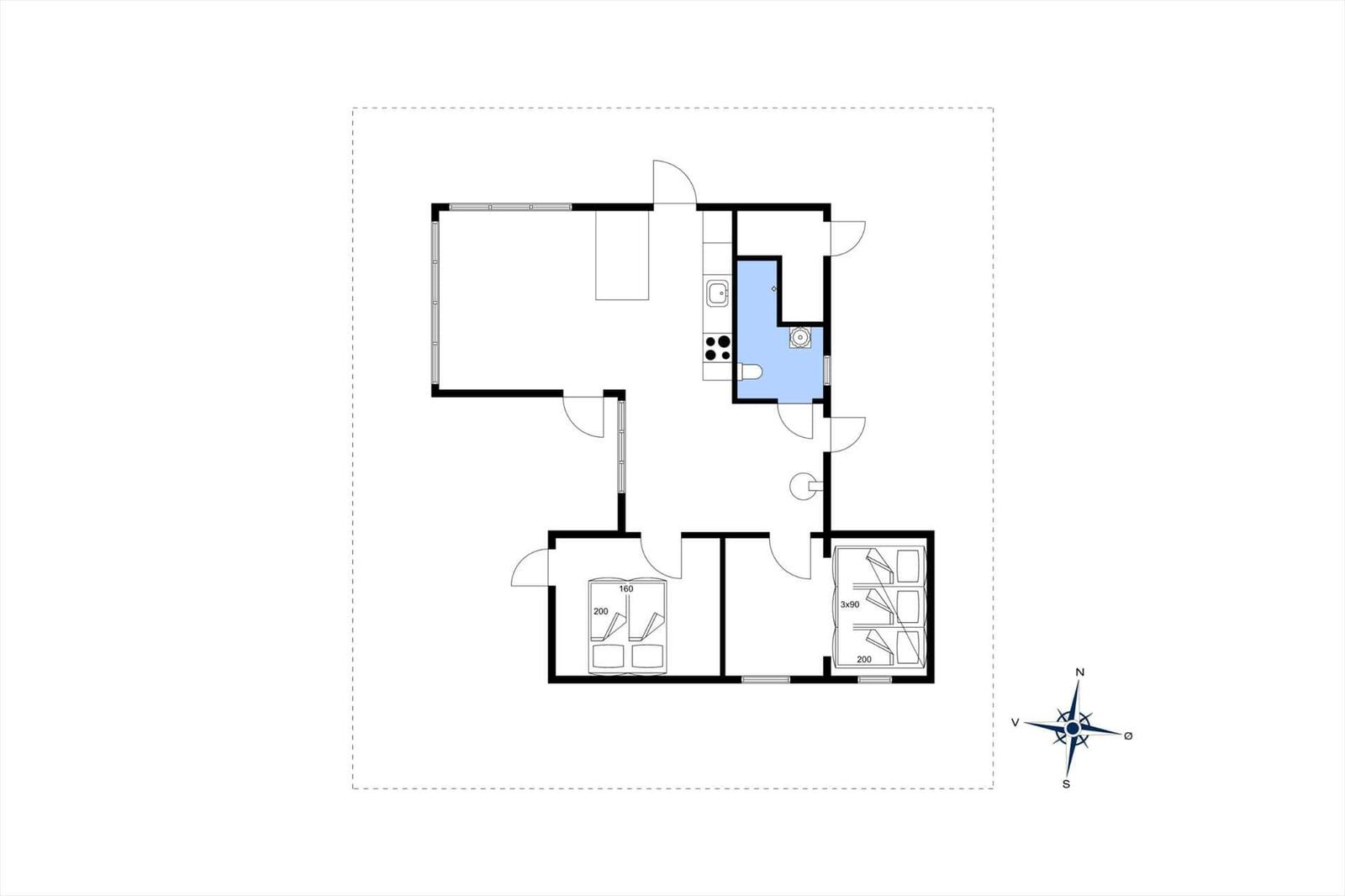 Wohnung mit Küche, Bad und zwei Schlafzimmern. Grundriss mit Orientierung.