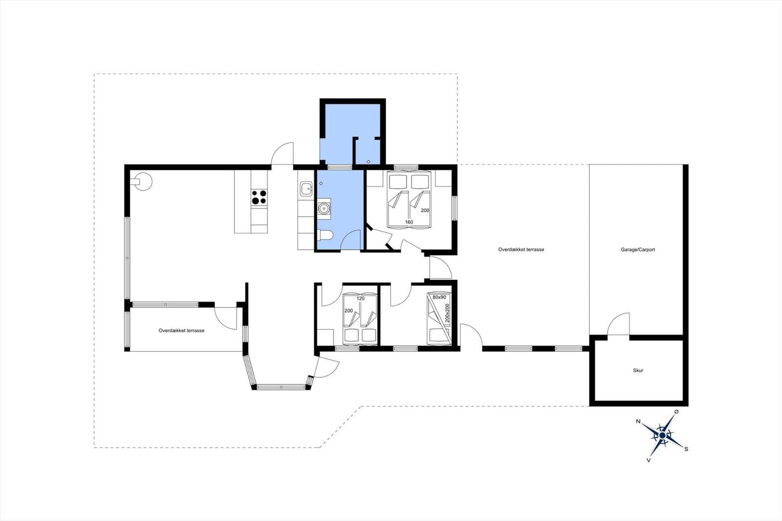 Wohnung mit drei Schlafzimmern, Küche, Bad und überdachter Terrasse. Garage und Schuppen vorhanden.