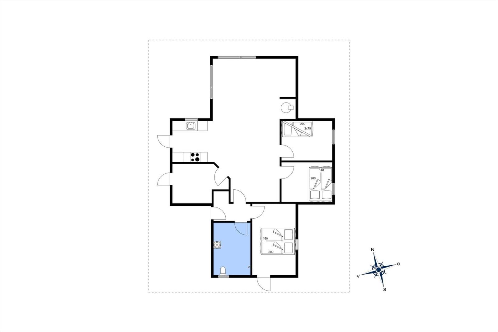 Floor plan of a studio apartment with kitchen, bathroom, and sleeping area.