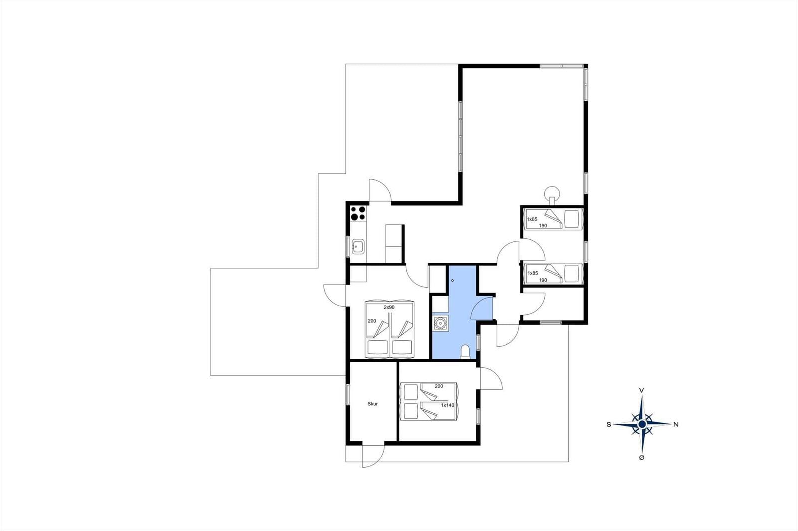 Wohnung mit drei Schlafzimmern, Küche und Bad. Raumplan mit Kompass.