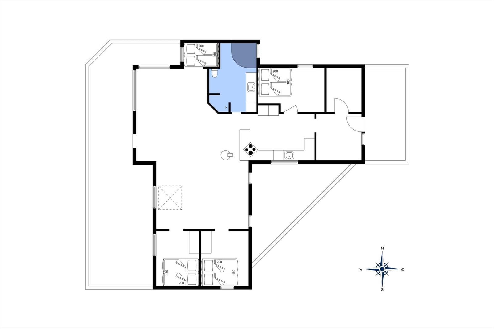 Die Wohnung hat drei Schlafzimmer, eine Küche und ein Badezimmer.