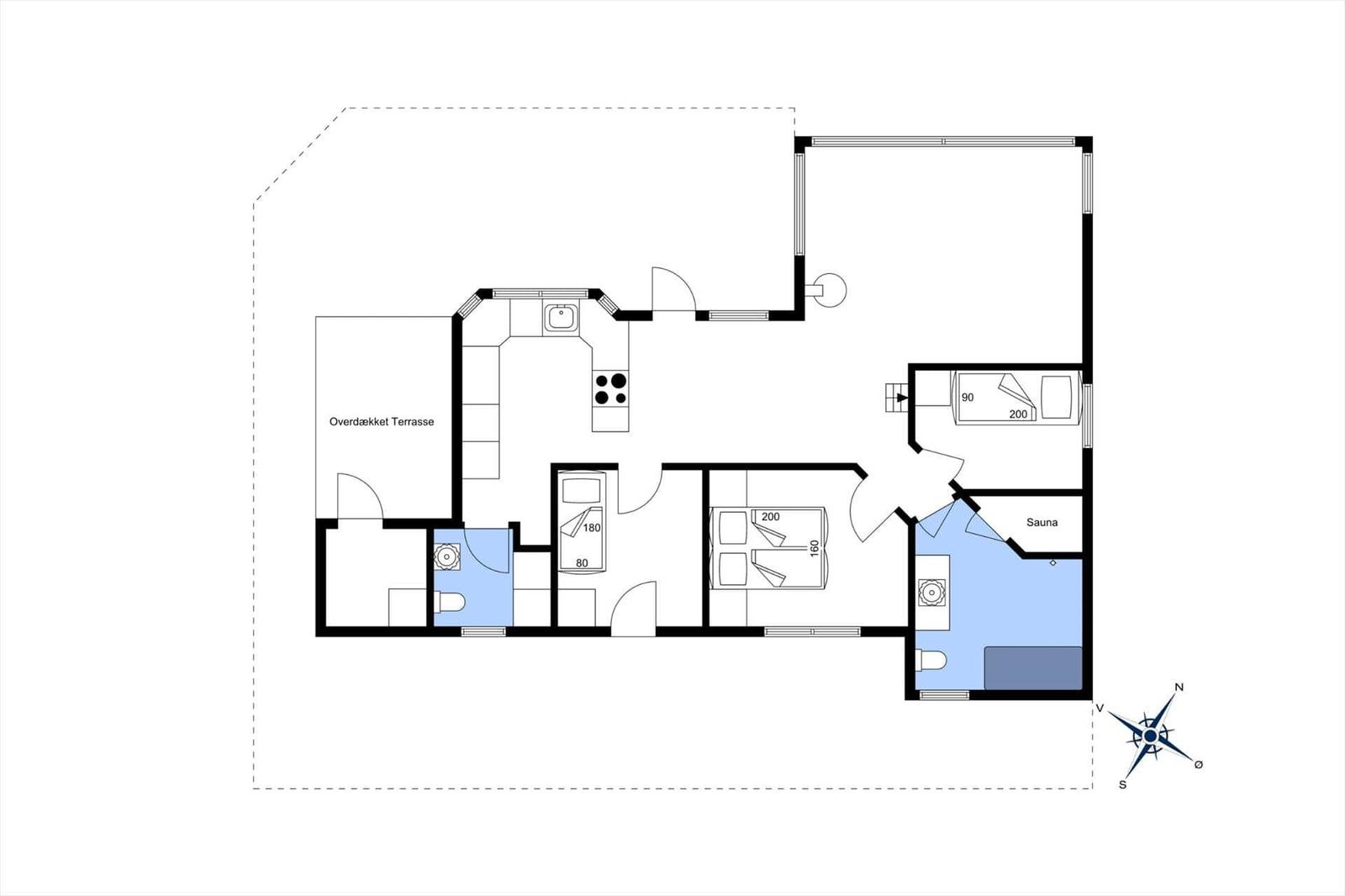 Wohnung mit Terrasse, Sauna und drei Schlafzimmern. Küche und Badezimmer sind vorhanden.