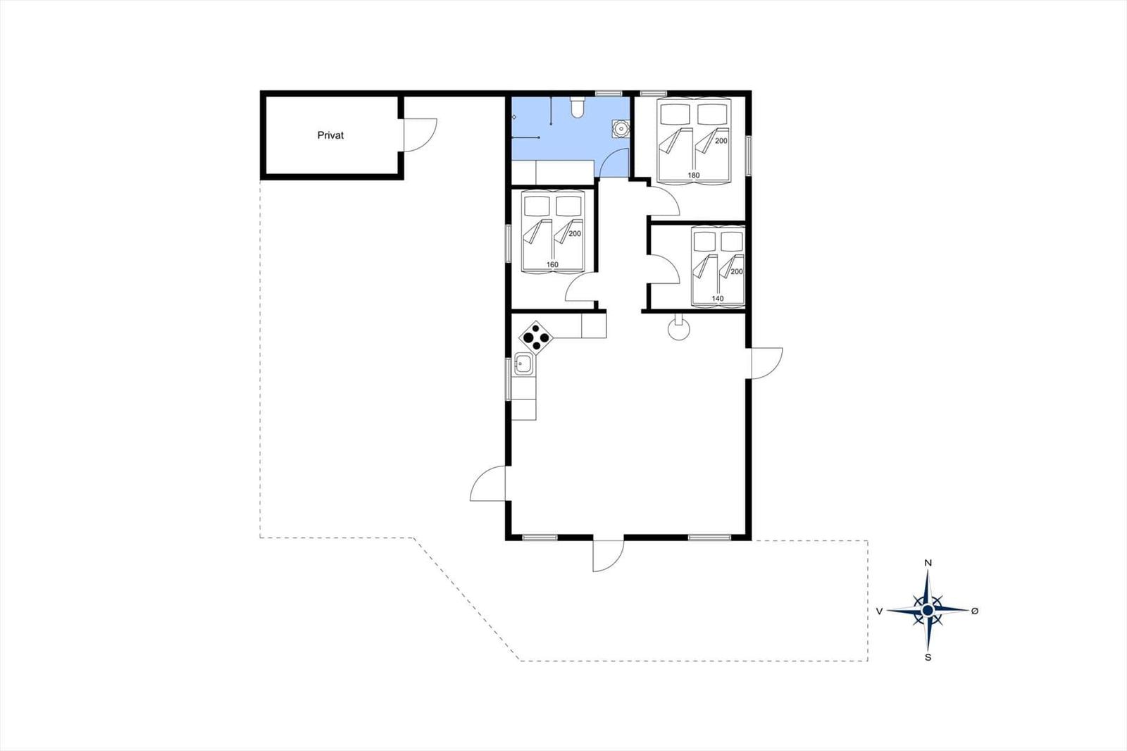 Dieses Apartment hat drei Schlafzimmer, eine Küche und ein Badezimmer.