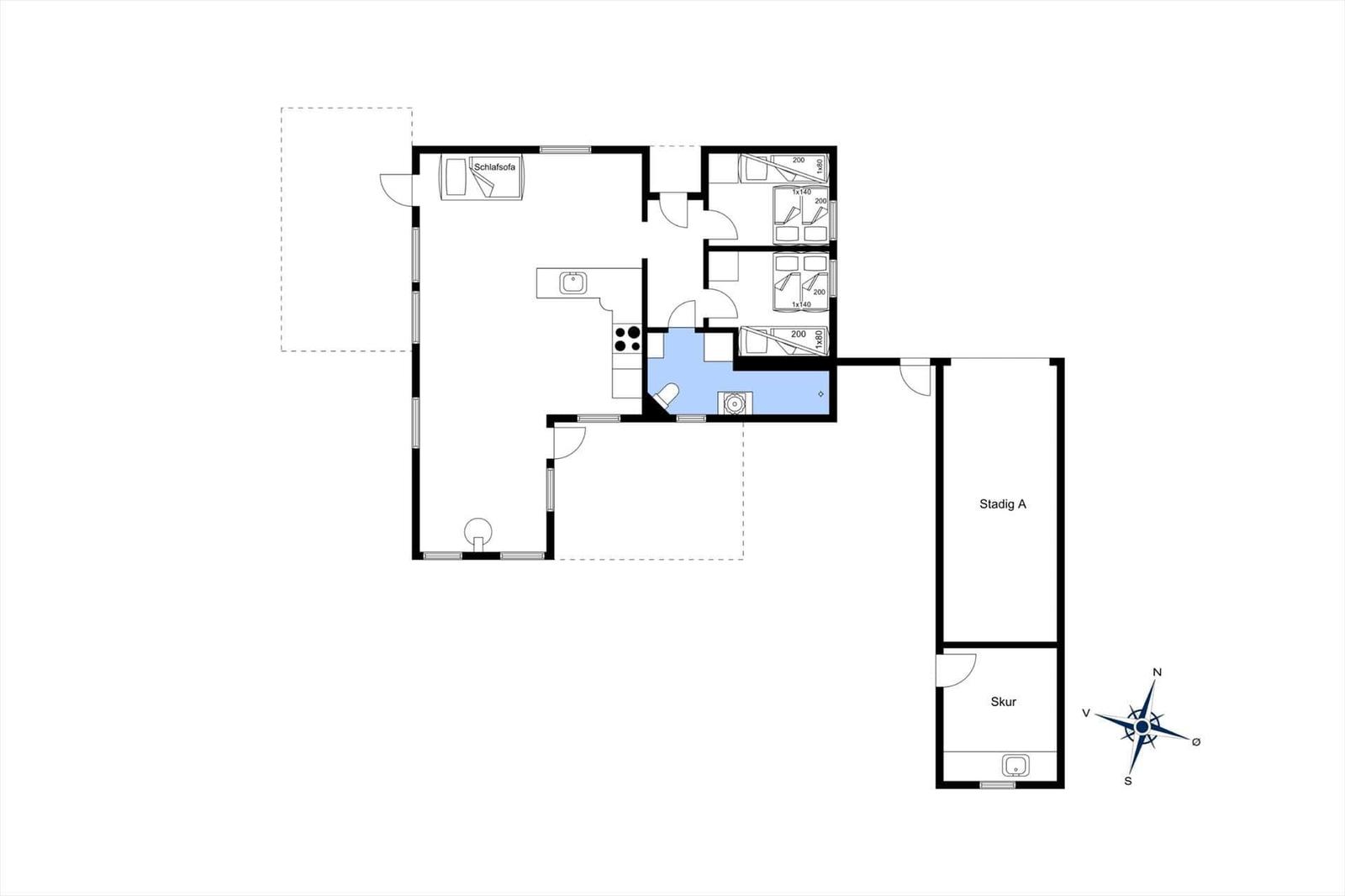 Wohnung mit Schlafsofa, Küche, Bad und drei Schlafzimmern. Außenbereich mit Stadig A und Skur.