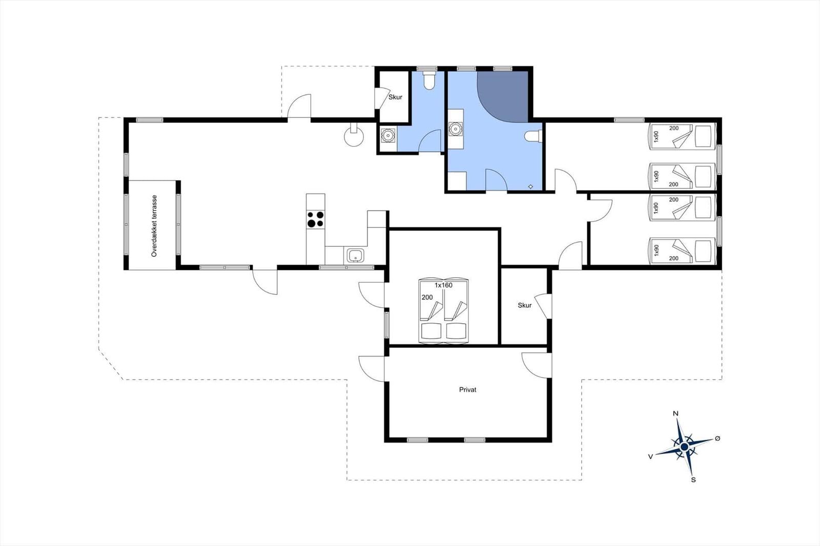 Dieses Ferienhaus hat eine überdachte Terrasse, Küche, Schlafzimmer und Badezimmer.