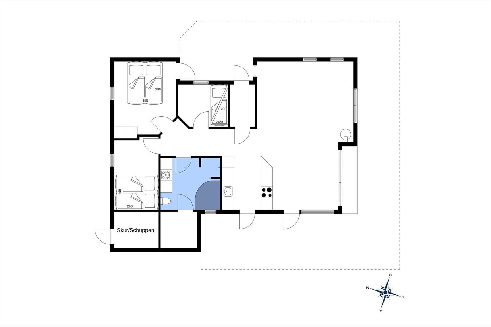 Wohnung mit zwei Schlafzimmern, Küche und Bad. Skur/Schuppen vorhanden.