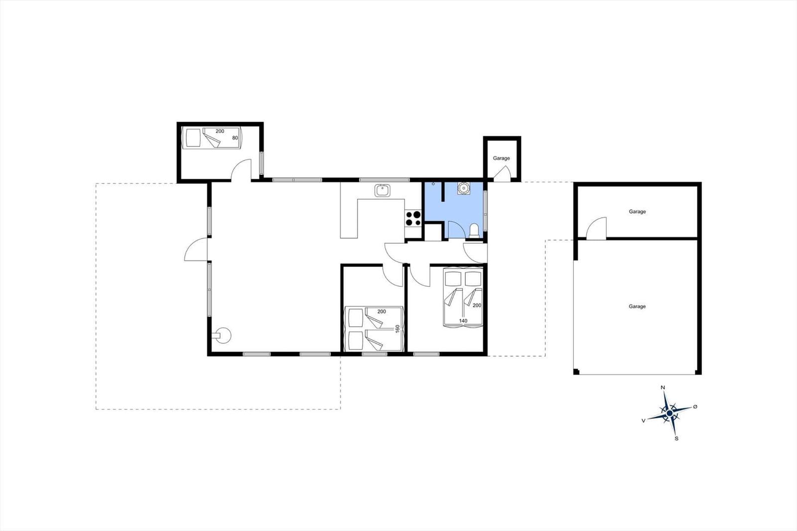 This floor plan shows an apartment with three bedrooms, kitchen, and garage.