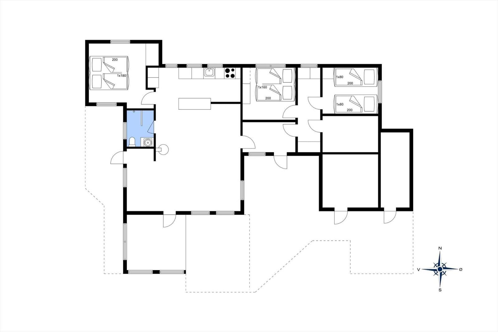 Wohnung mit drei Schlafzimmern, Küche und Bad. Grundriss mit Orientierung.