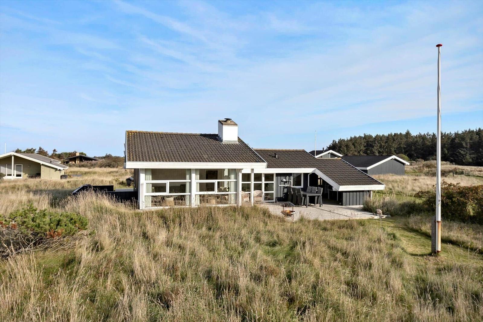 Moderne Villa mit Terrasse und Grillplatz in Grasland
