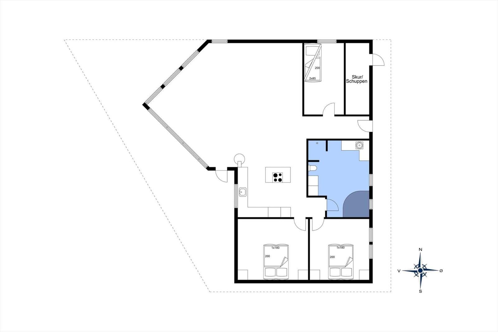 Wohnung mit zwei Schlafzimmern, Küche und Bad. Separate Garage vorhanden.