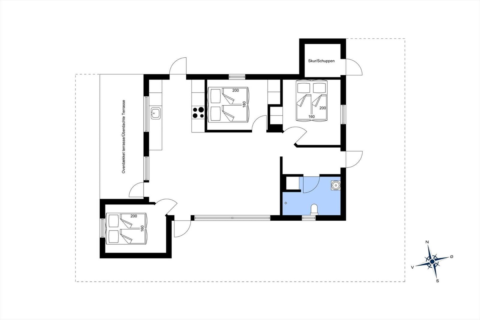 Wohnung mit drei Schlafzimmern, Küche, Bad und überdachter Terrasse.