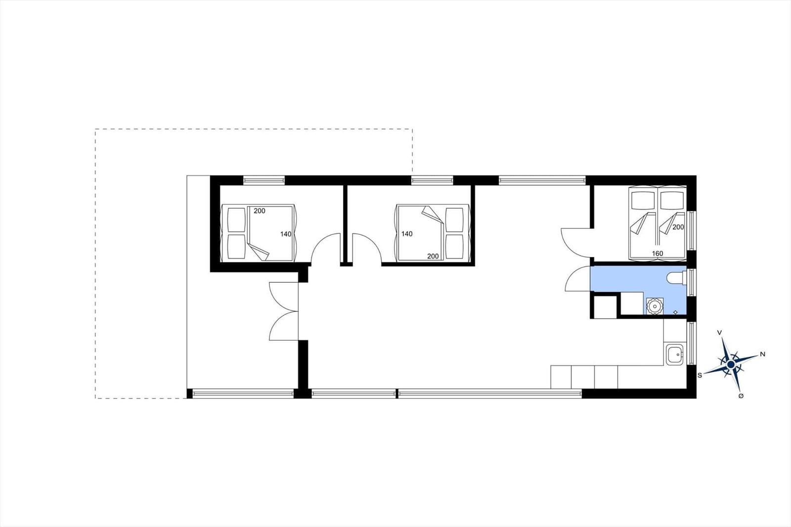 The apartment has three bedrooms and a kitchen with bathroom. The rooms are functionally arranged.
