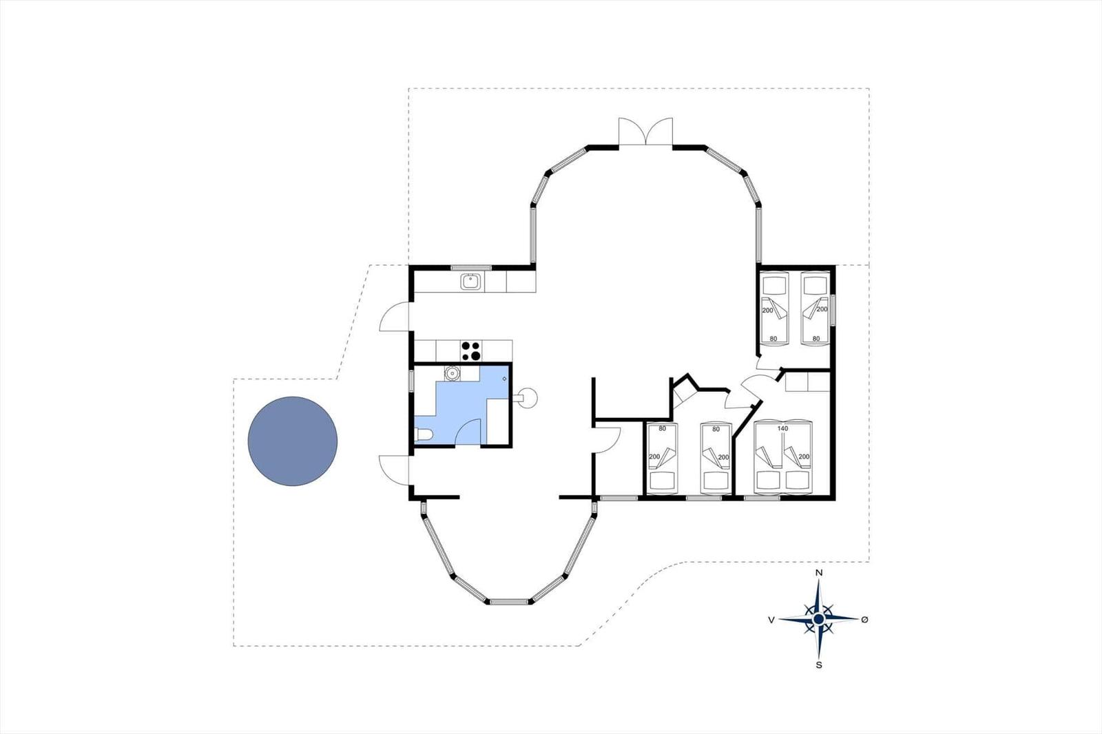 Funktionaler Grundriss mit Küche, Bad, Schlafzimmern und Terrasse.