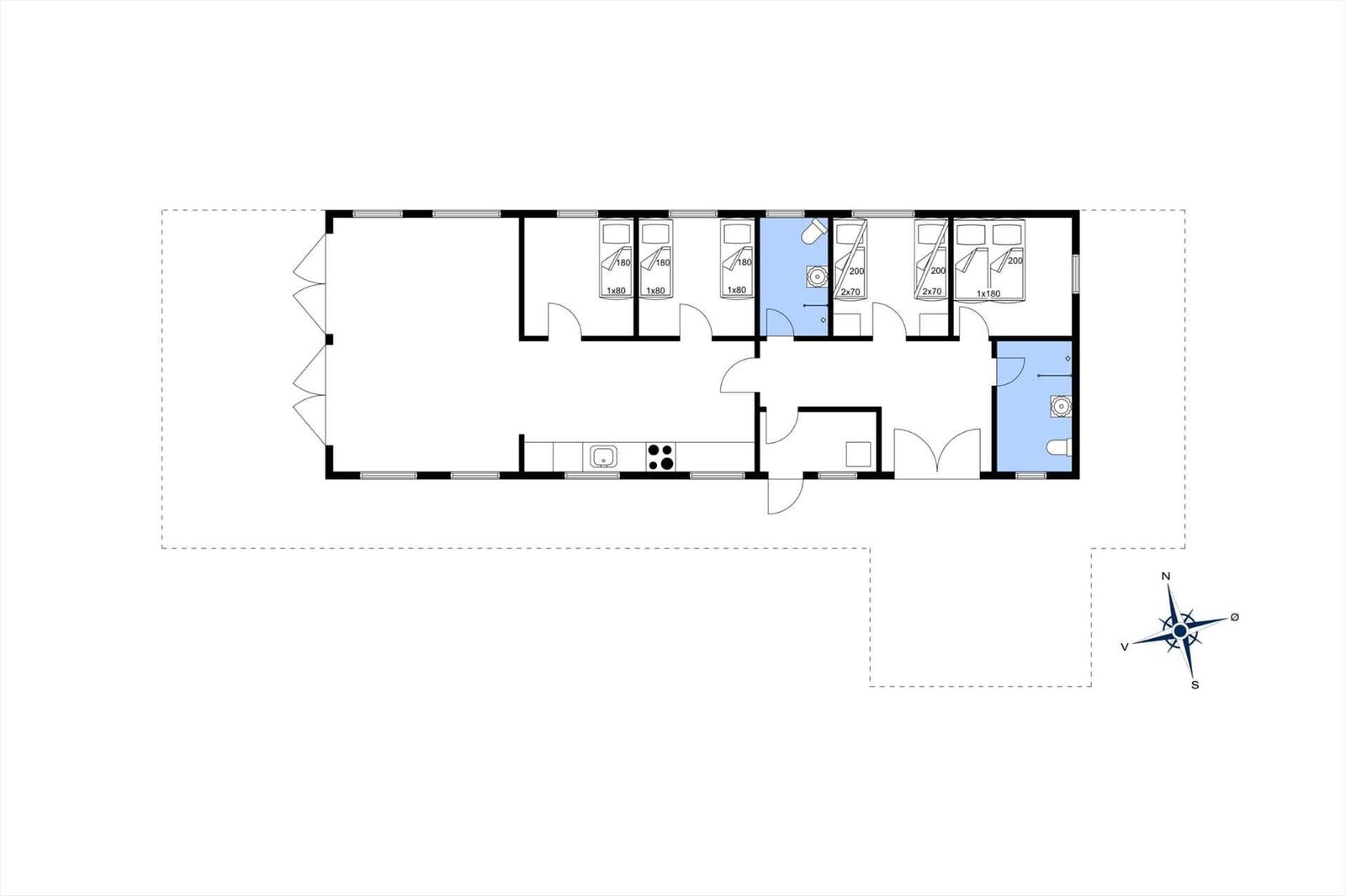 Gesamtplan einer Ferienwohnung mit mehreren Schlafzimmern, Küche und Badezimmer.