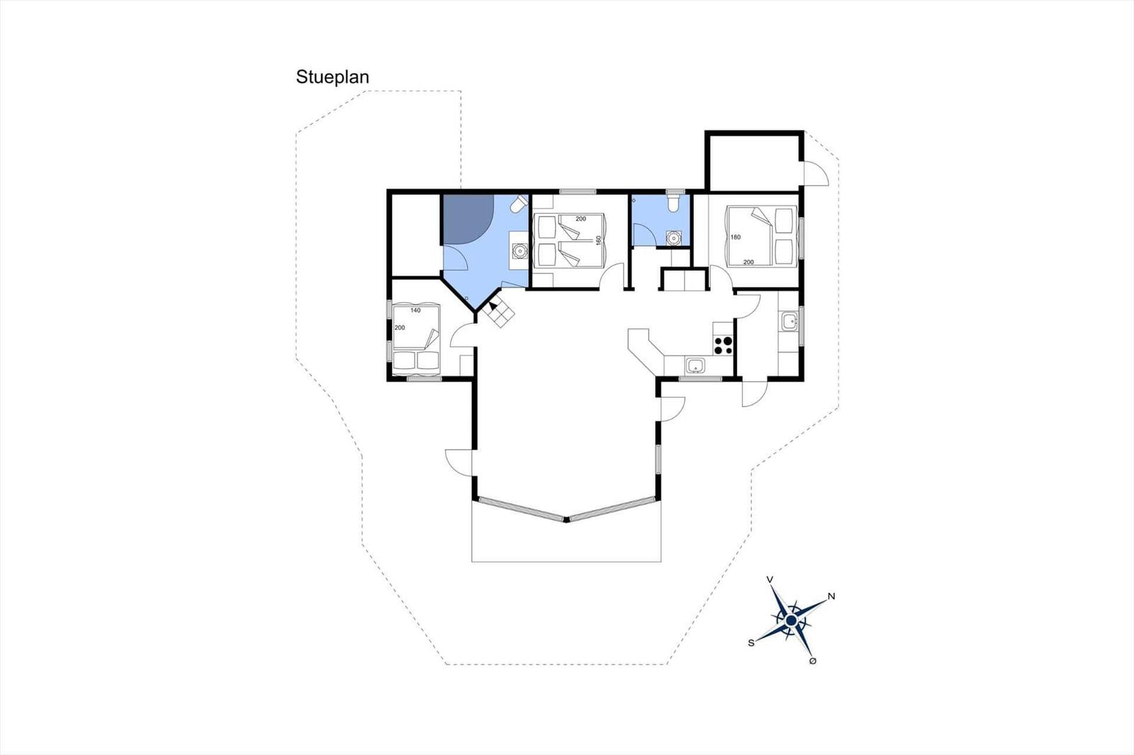 Floor plan shows living, sleeping areas, bathroom, and kitchen.