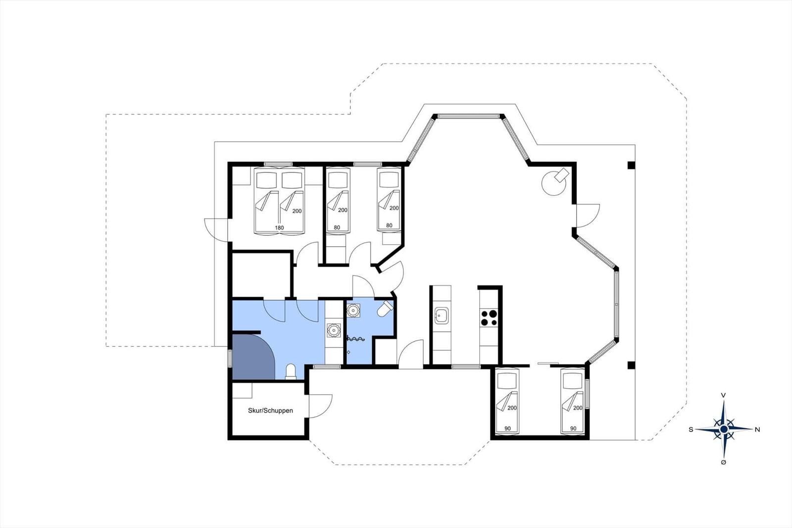 Wohnung mit drei Schlafzimmern, Küche und Bad. Skur/Schuppen angezeigt.