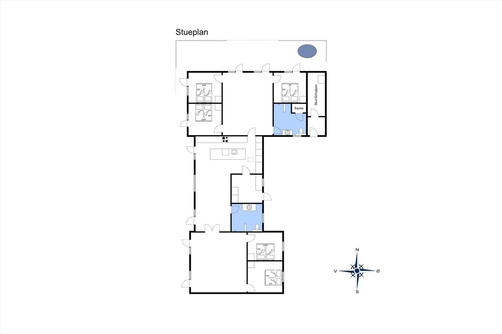 Stueplan zeigt Wohn- und Schlafzimmer, Sauna und Skurfschuppen mit Raumbezeichnungen.