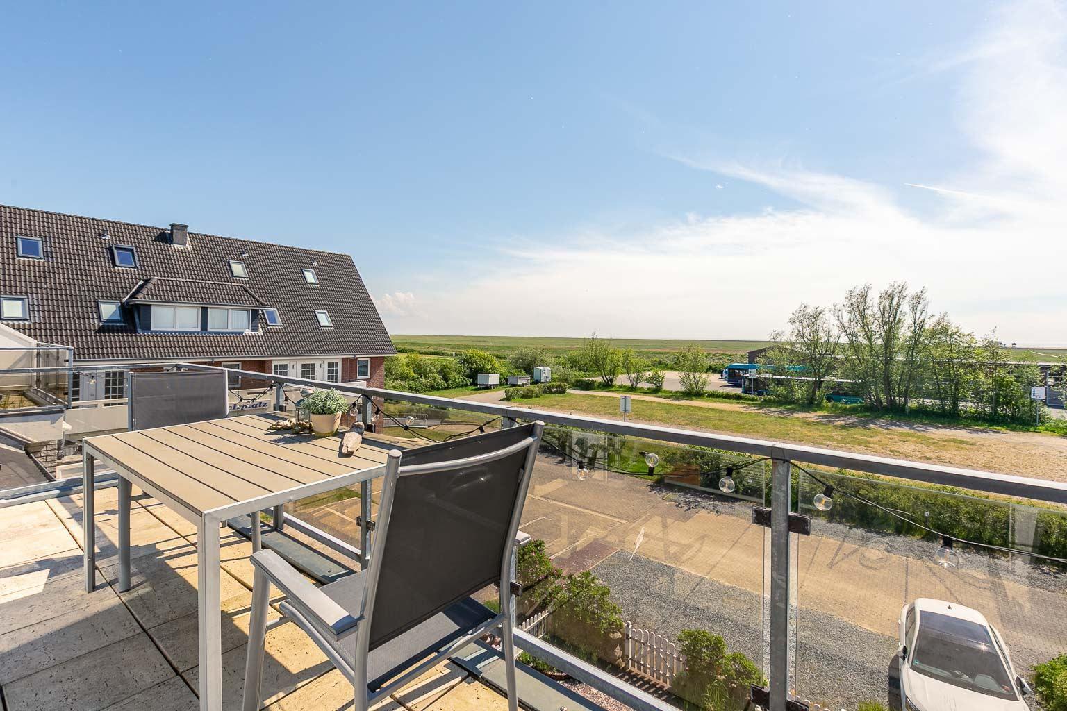 Sonnige Südbalkon mit Meerblick...
