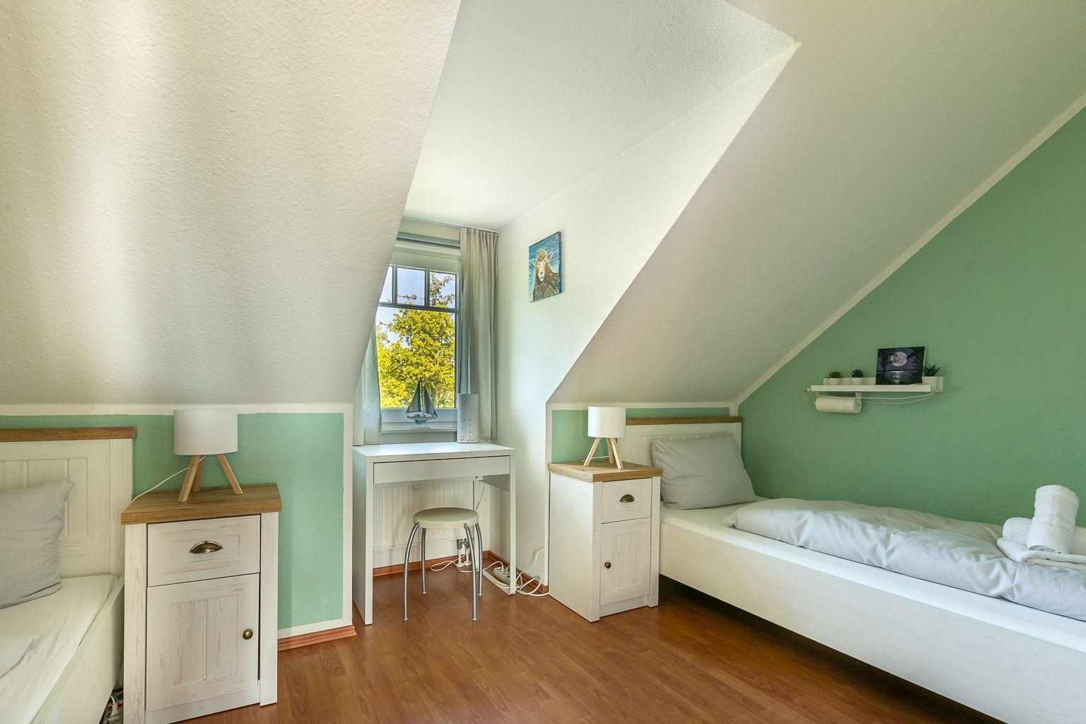 2. Schlafzimmer...